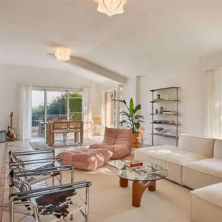 A C With Pool & Jacuzzi 3br 6p -