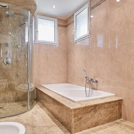 ヴィラ A C With Pool & Jacuzzi 3br 6p - ヴァロリス