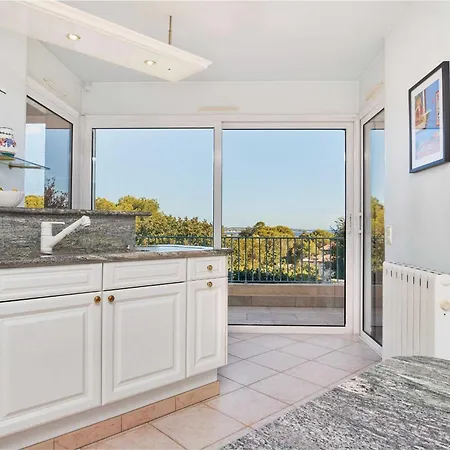 Villa A C With Pool & Jacuzzi 3br 6p - *