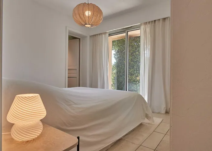 A C With Pool & Jacuzzi 3br 6p - Villa *