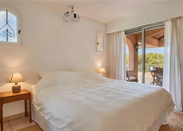 A C With Pool & Jacuzzi 3br 6p - Vallauris
