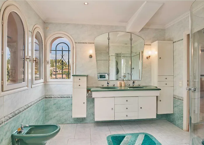 A C With Pool & Jacuzzi 3br 6p - * Vallauris
